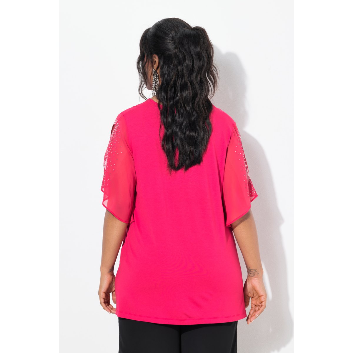 T-shirt à strass. Décolleté en V et manches magenta, ULLA POPKEN