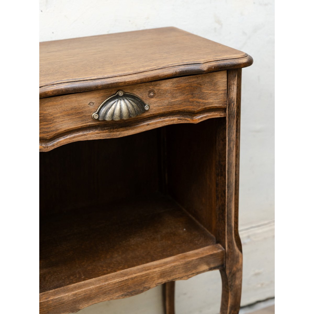 Paire de tables de chevet en bois Maïa N°1624 - Bon état bois foncé, DEBONGOUT