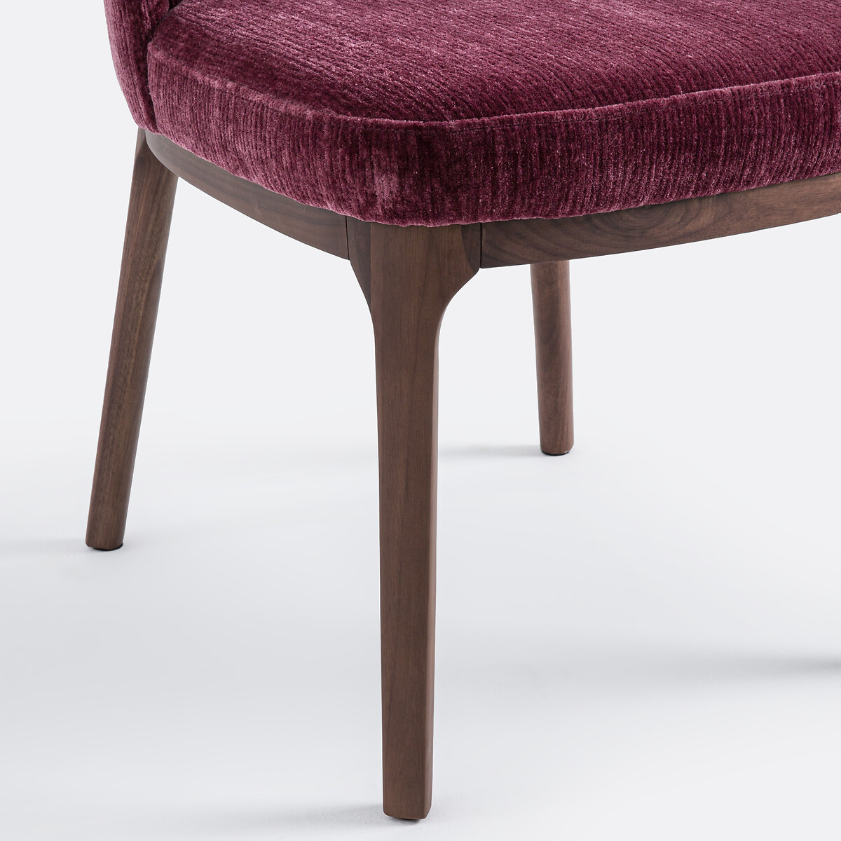 Chaise pied noyer et velours, Jabote bourgogne, AM.PM