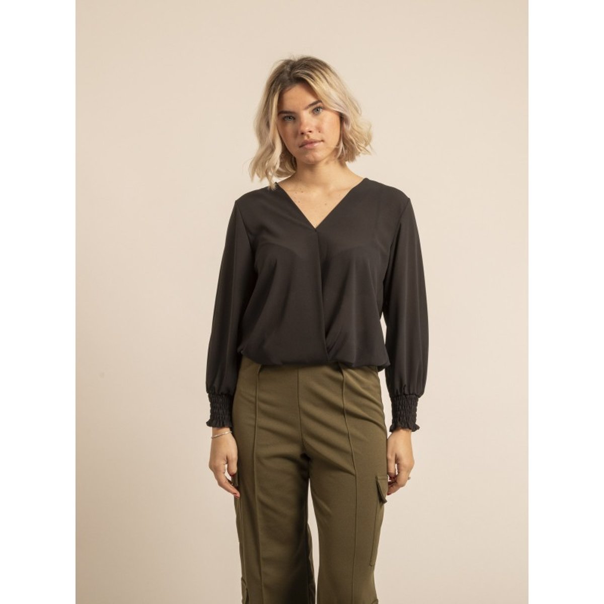 Blouse Col V Orestia noir, DONA LISA