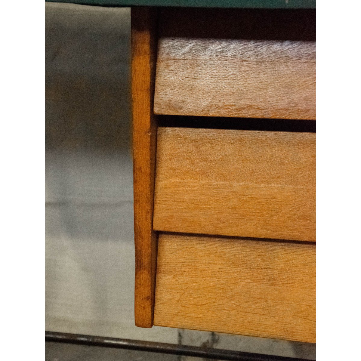 Bureau en bois Yvan N°460 - Bon état bois, DEBONGOUT