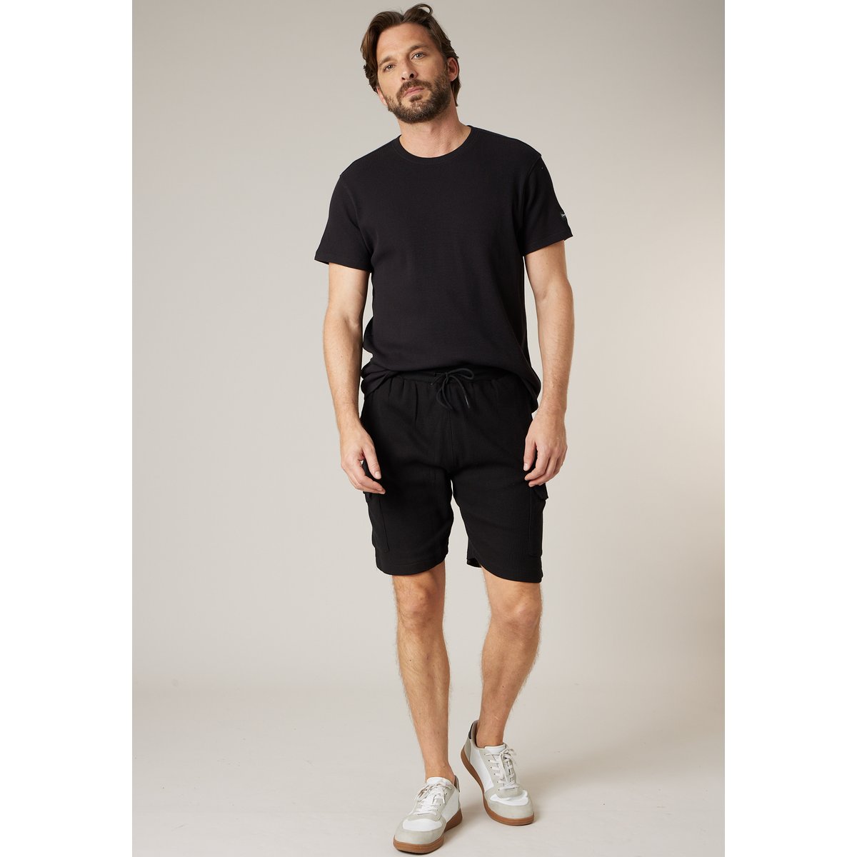 Short cargo regular homme en coton HOBART black, DEELUXE