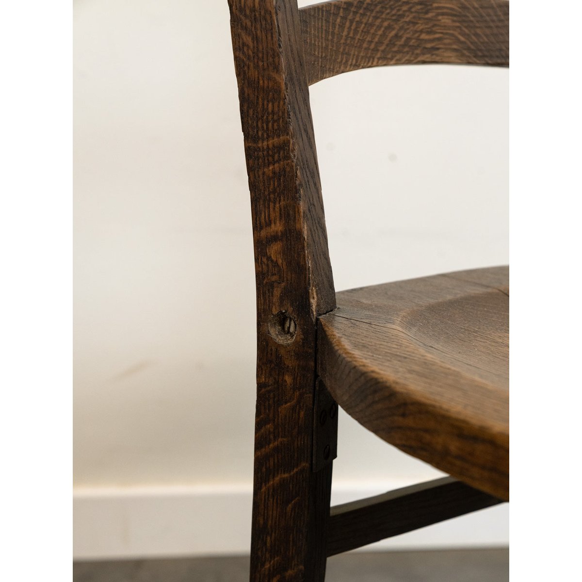 Lot de 4 chaises anciennes en bois Claude N°1373 - Bon état bois foncé, DEBONGOUT