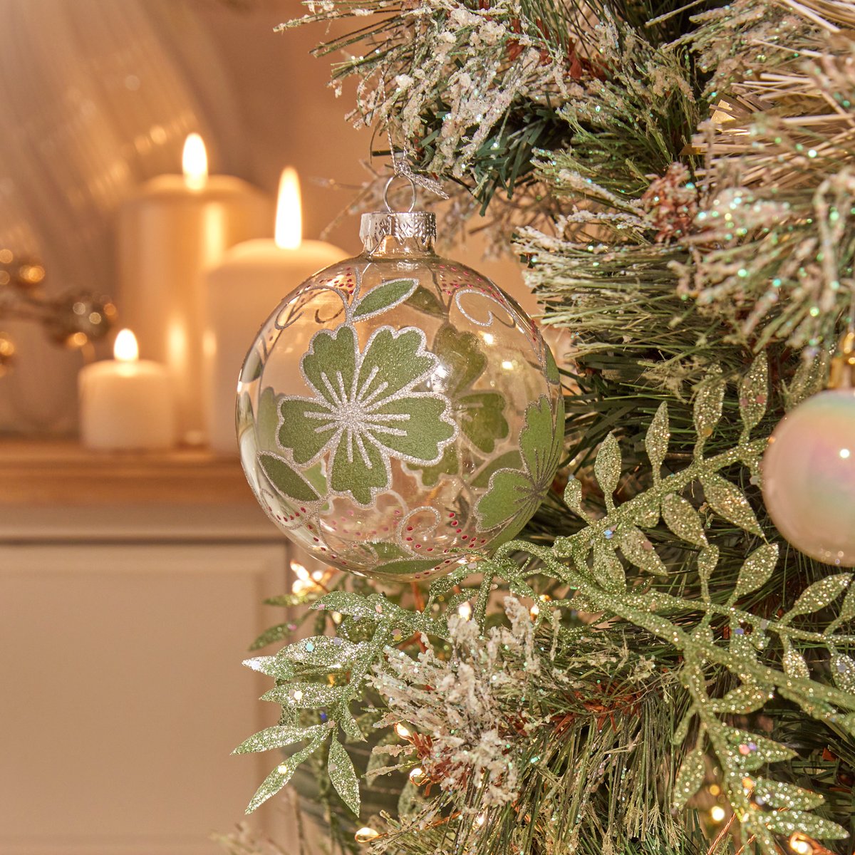 Boule de Noël en verre fleur pailletée verte D. 90 mm vert, FEERIC LIGHTS & CHRISTMAS