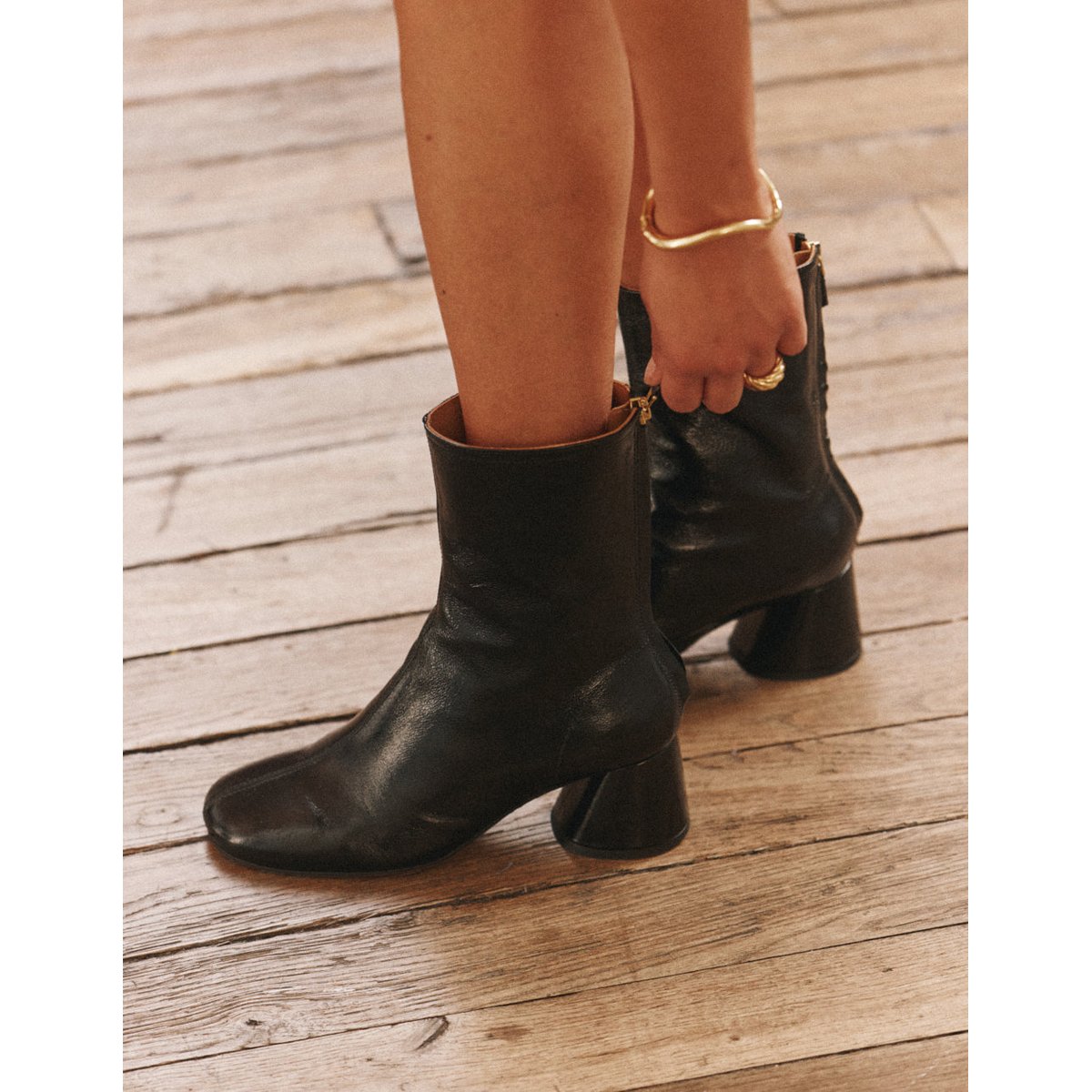Bottines à talons ONA cuir plissé verni noir, ODAJE