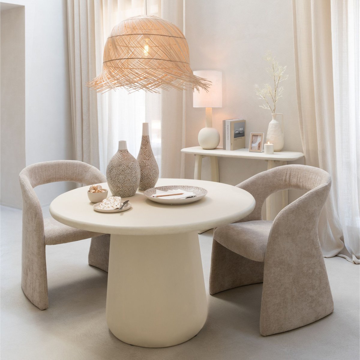 Table à manger ronde organique beige D118 4 places - MILLY beige, HELLIN, DEPUIS 1862