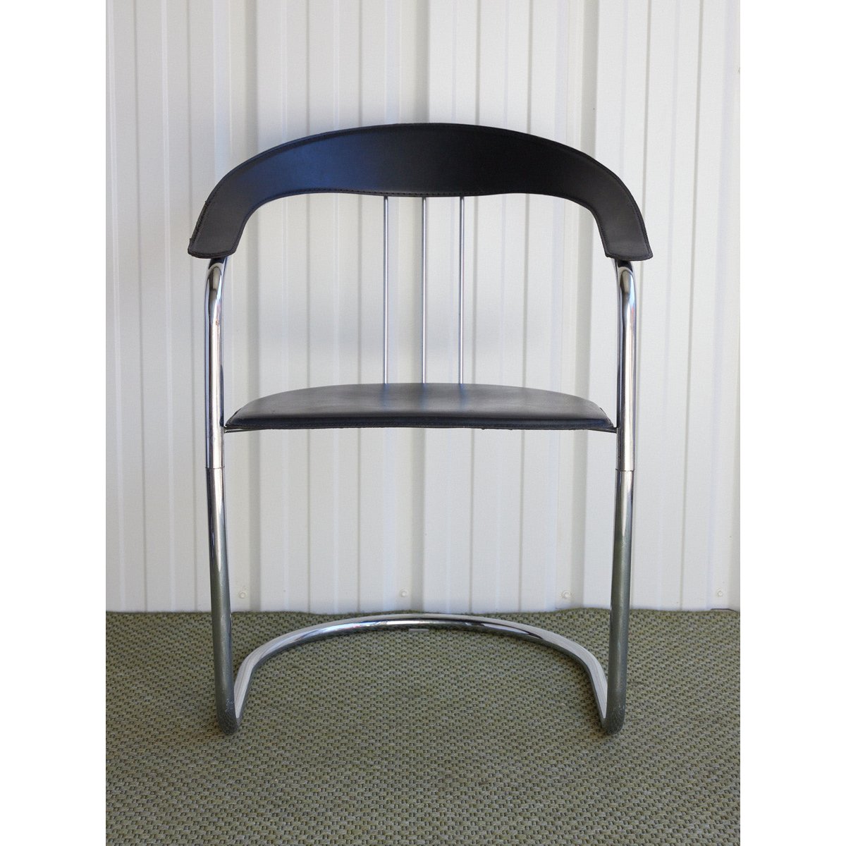 Lot de 4 fauteuils en chrome Jakob N°1397 - Bon état noir, DEBONGOUT