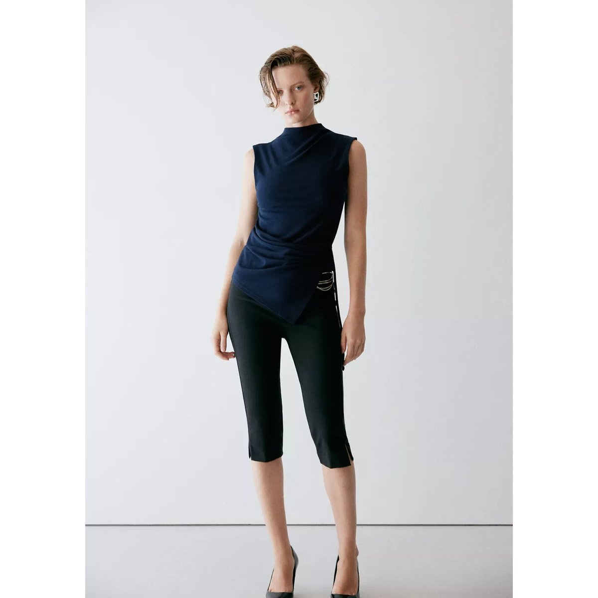 Top en maille bas asymétrique bleu marine, MANGO
