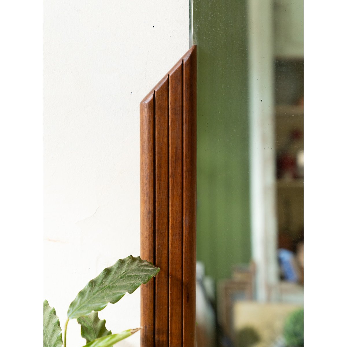 Miroir vintage en bois Igor N°1132 - Bon état bois foncé, DEBONGOUT