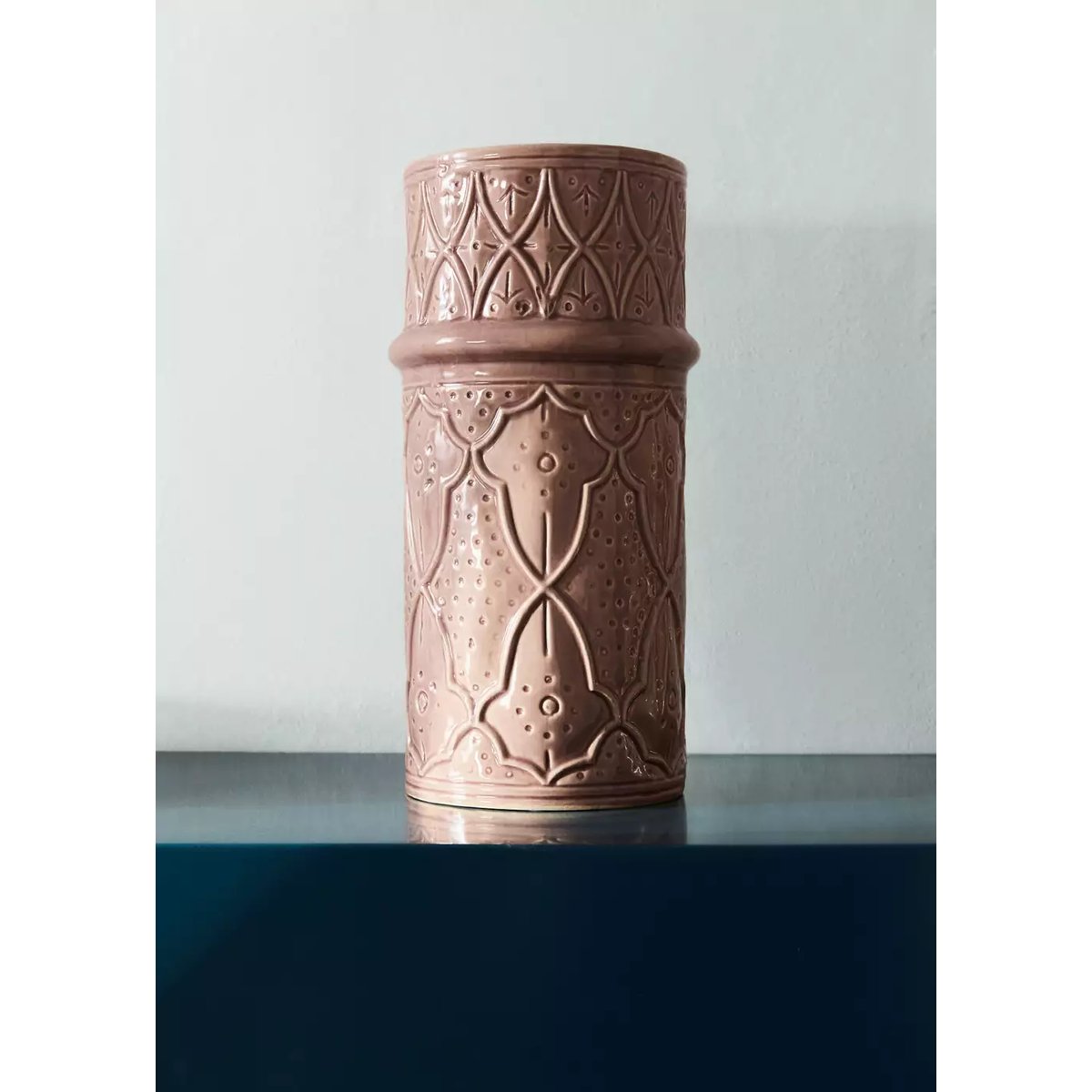 Grand vase en grès à relief rose, MANGO HOME