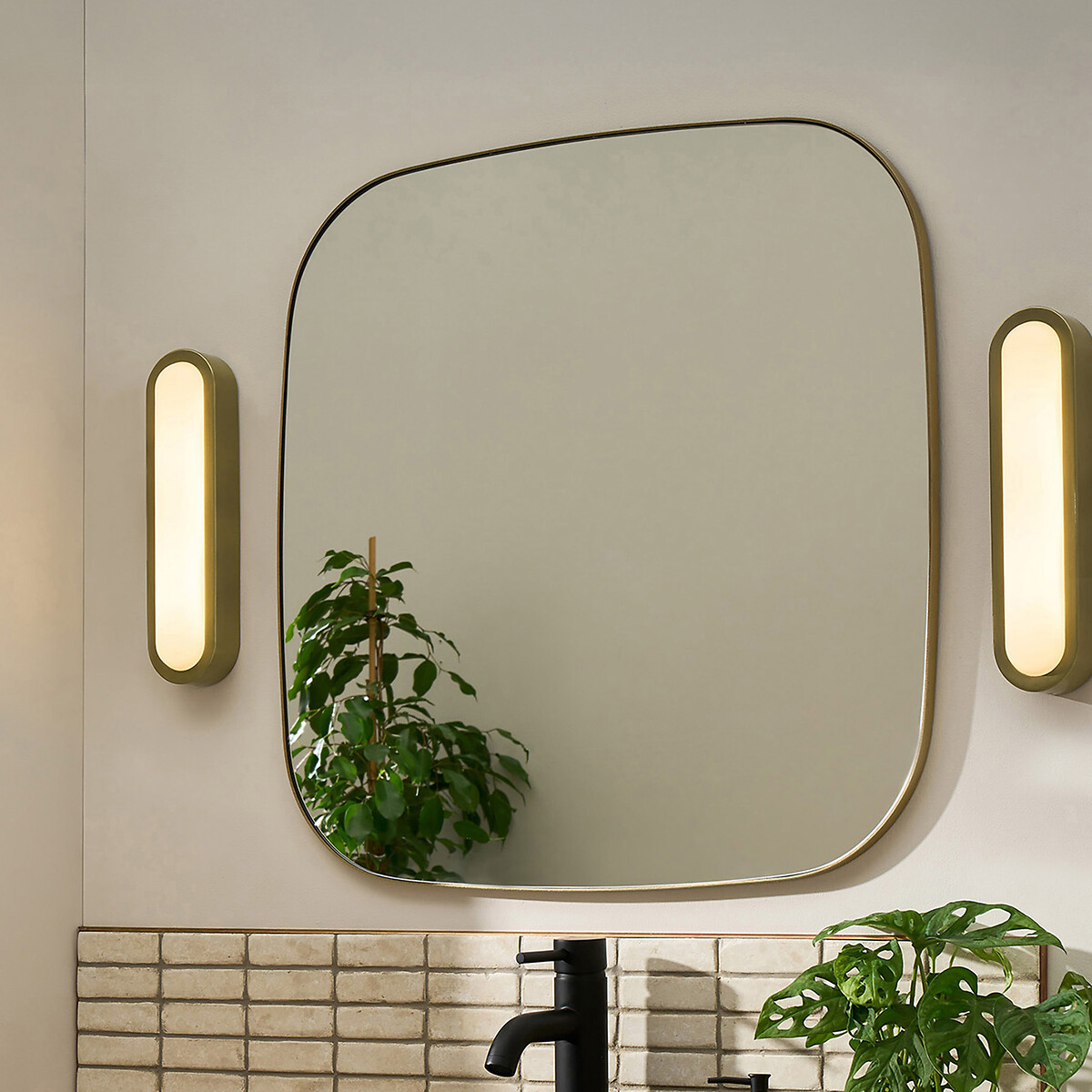 MADE.COM Nura Flush Wall Light aged brass, MADE