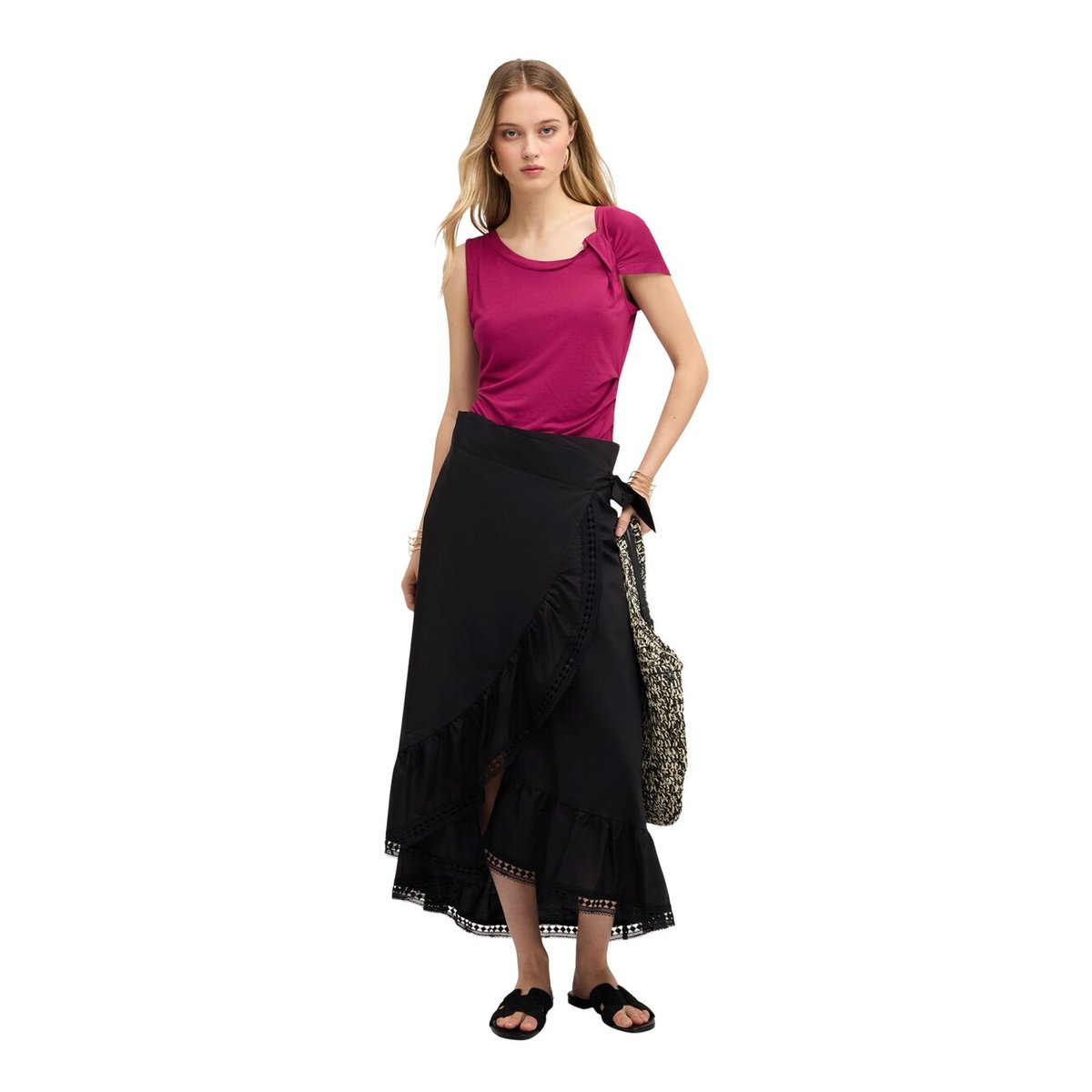 Top asymétrique avec drapé rouge, MOTIVI