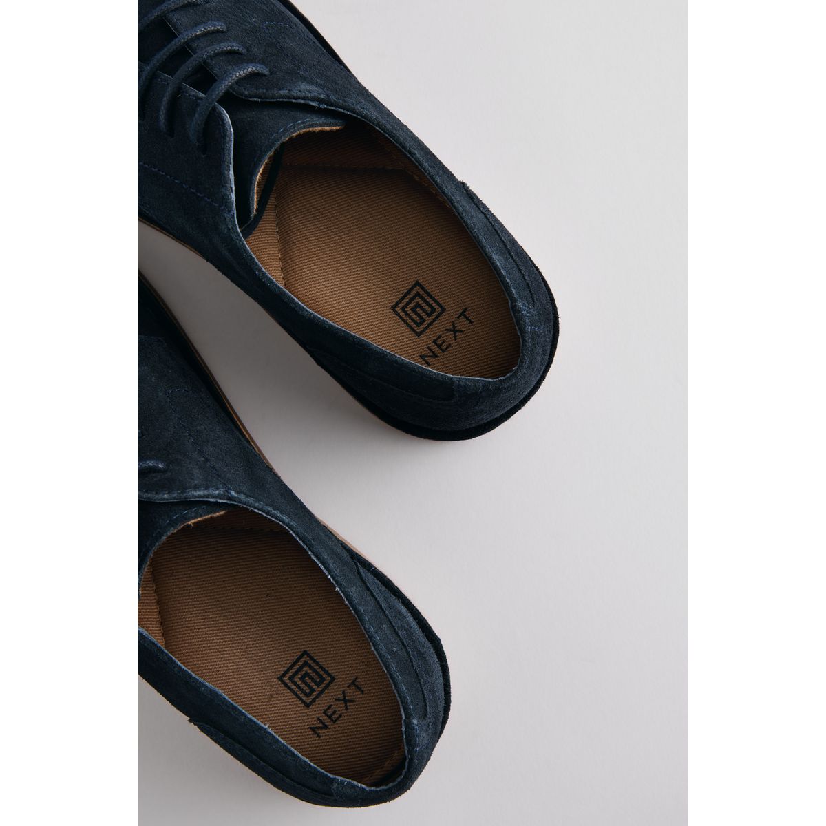 Chaussures chukka en daim bleu marine, NEXT