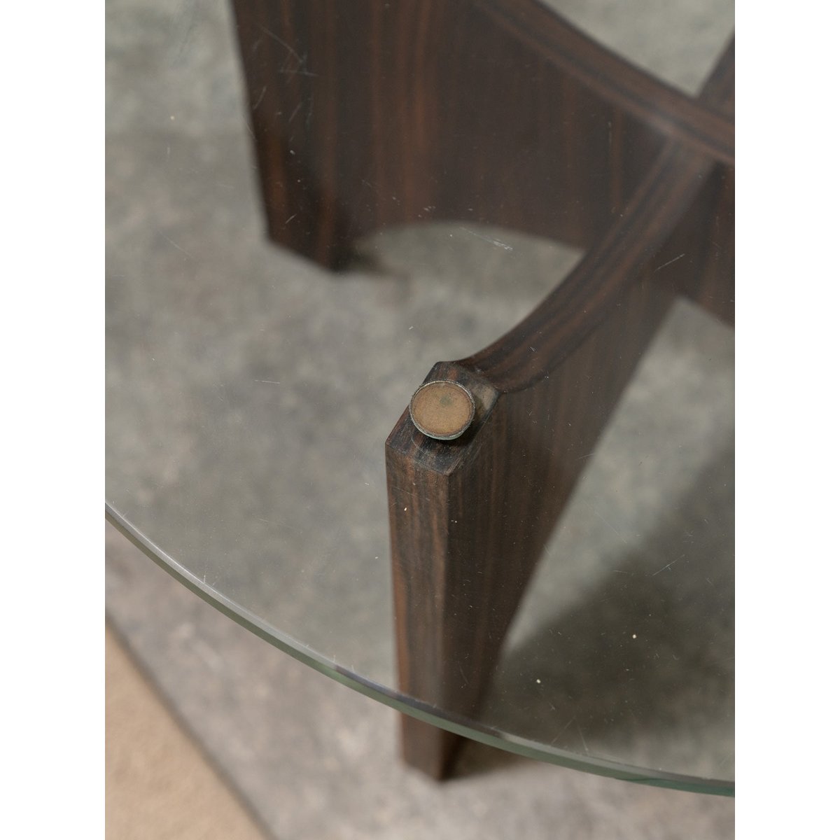 Table basse en verre et palissandre Donna N°1070 - Bon état bois foncé, DEBONGOUT