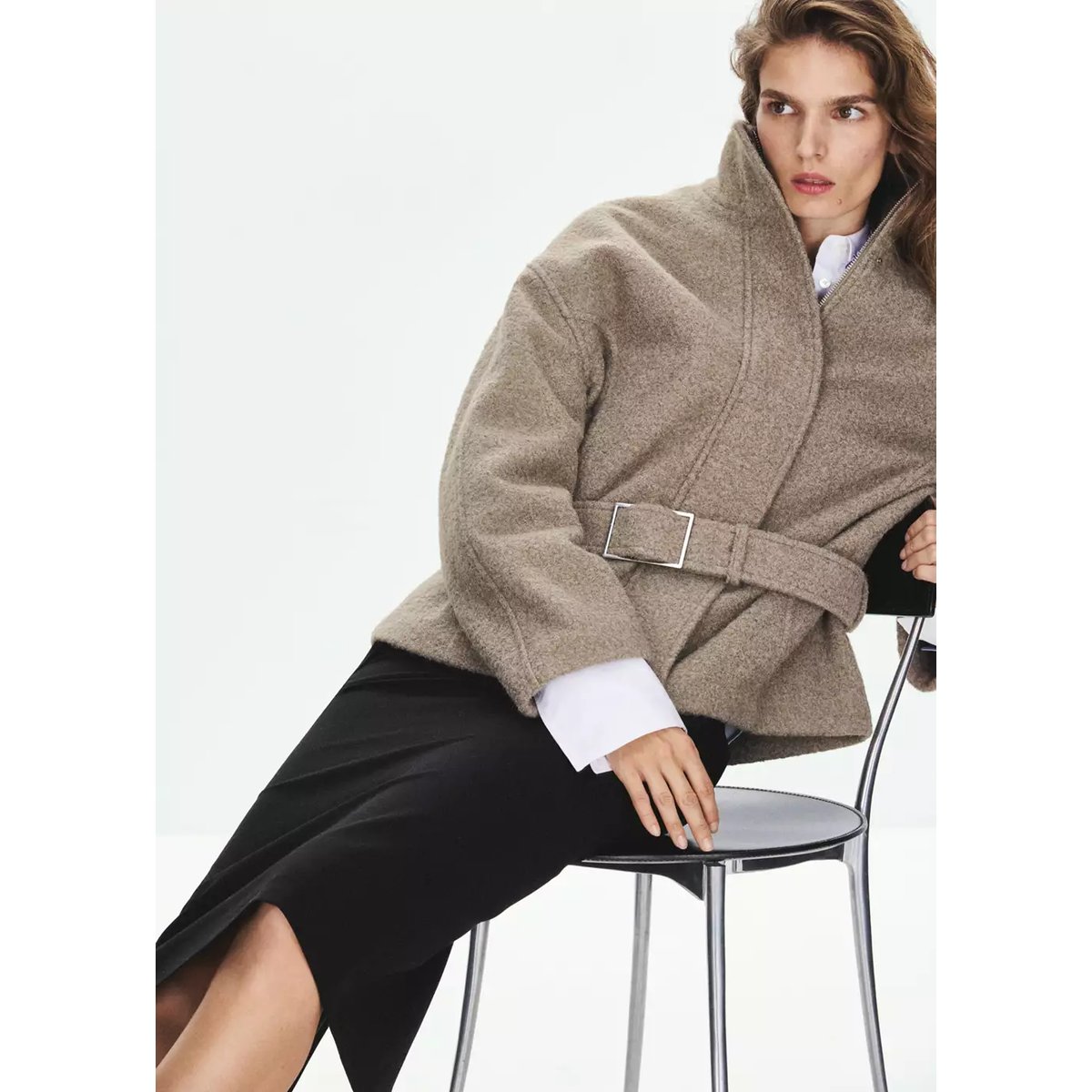 Manteau à col cheminée avec ceinture marron moyen, MANGO