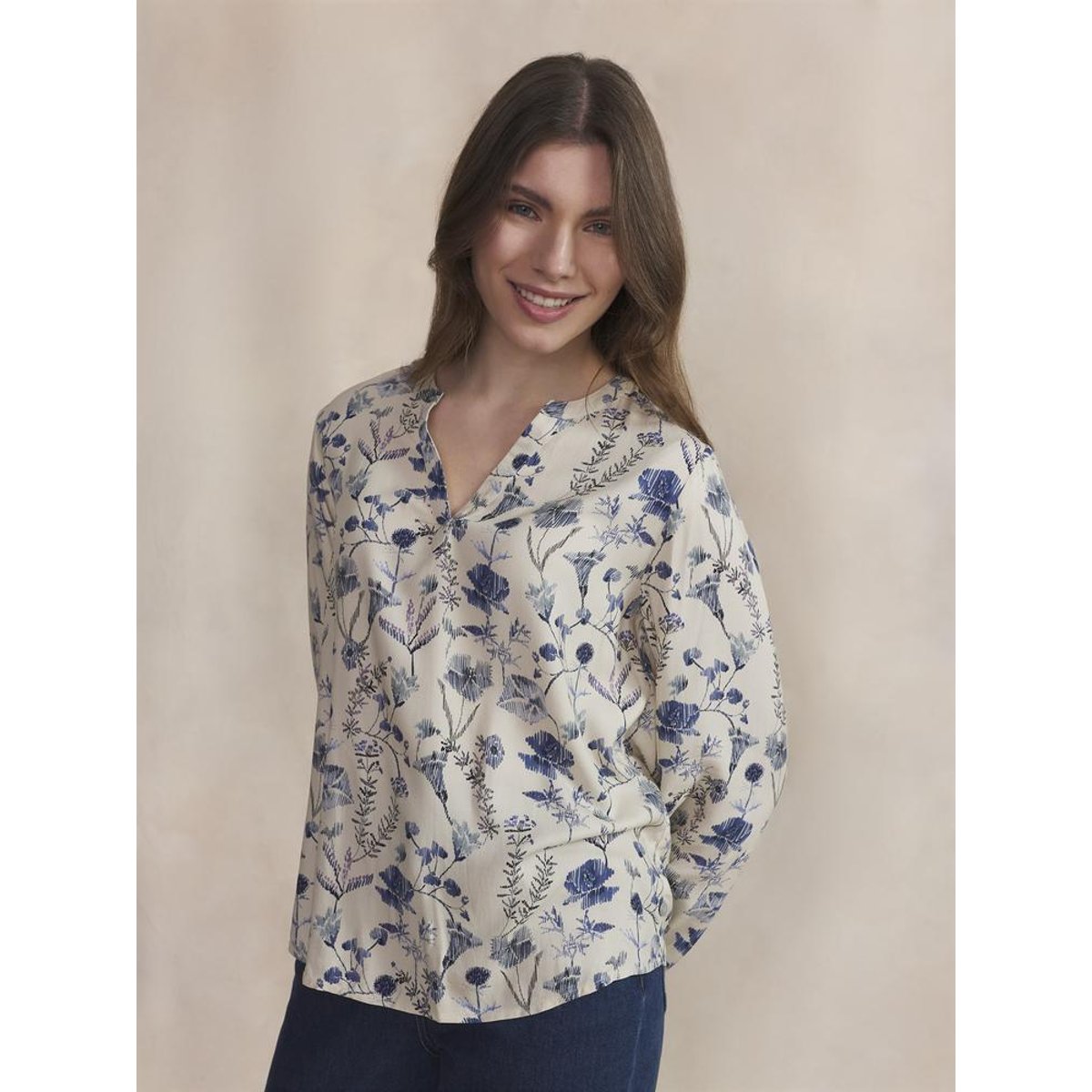 Blouse encolure ronde avec fente NOEMAMIS beige, TBS