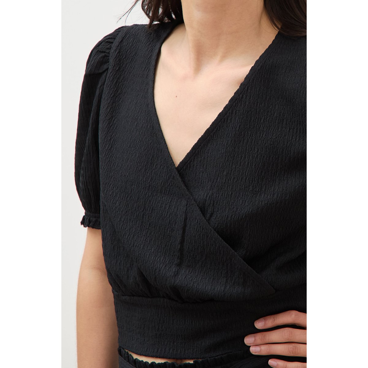 Blouse cropped manches courtes noir, BONOBO