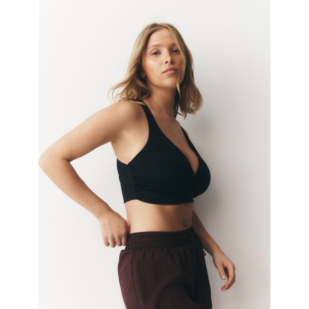 Brassière de sport croisée devant dd+ noir, NEXT