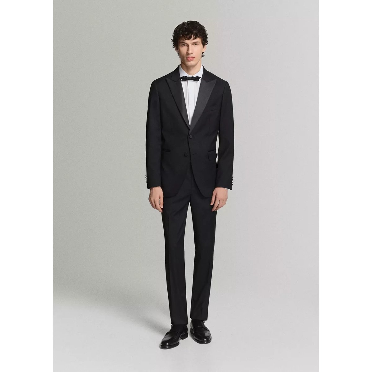 Veste de costume smoking à revers en satin, coupe slim fit noir, MANGO MAN