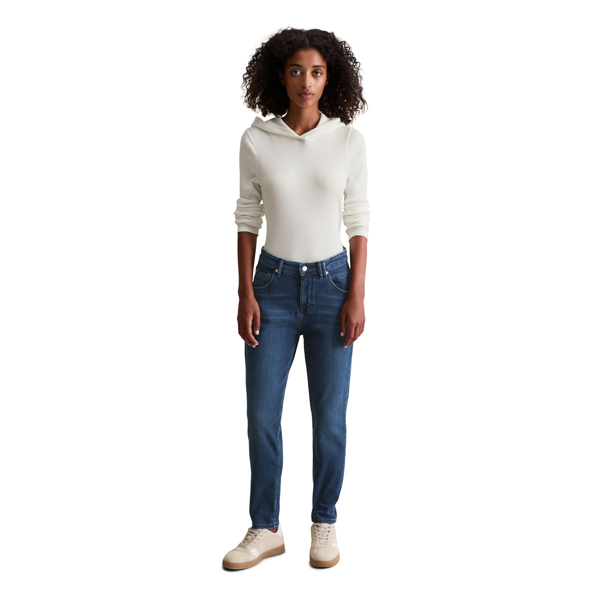 Jeans modèle Freja boyfriend en mélange de coton organique bleu foncé, MARC O’POLO DENIM