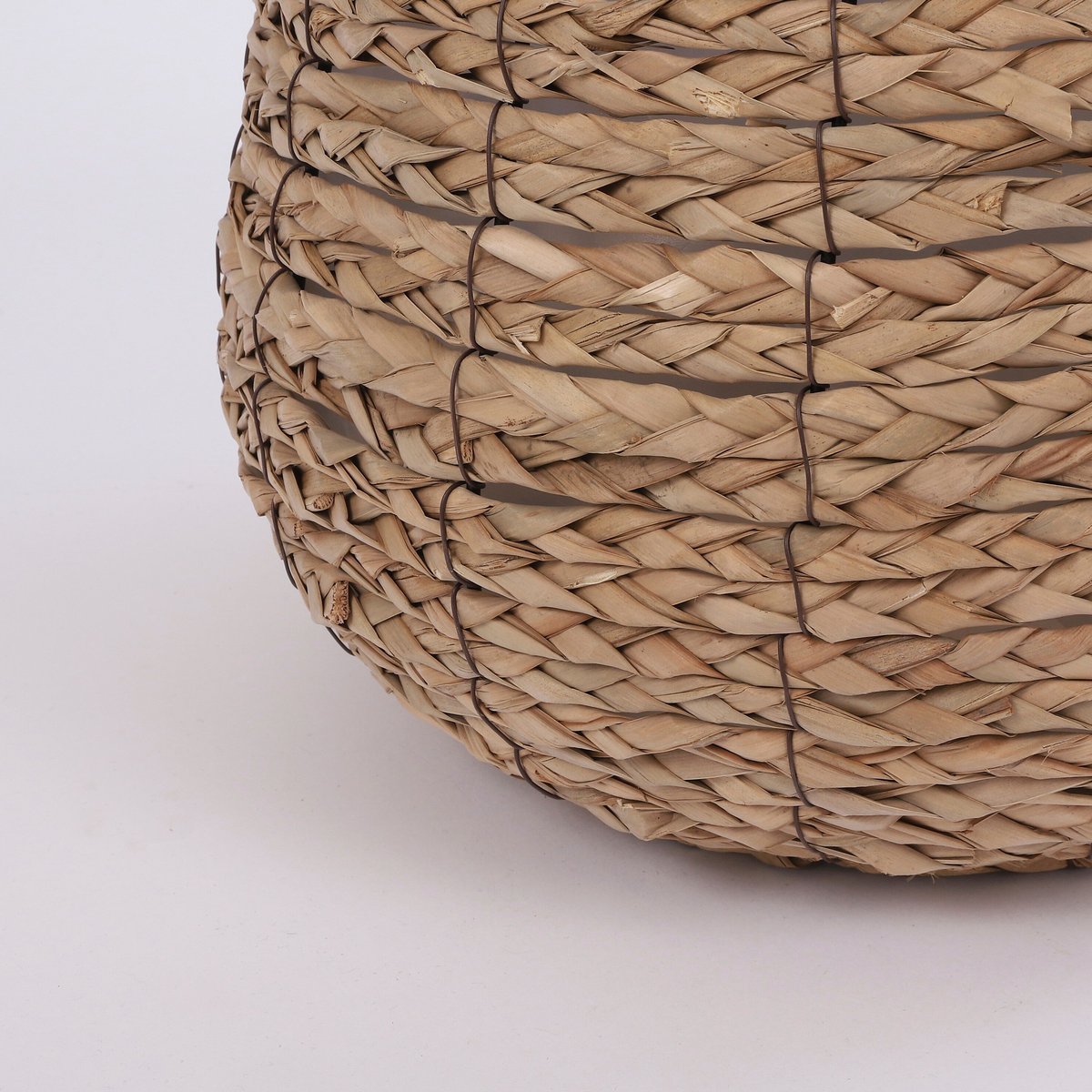 Panier à plantes en jonc de mer tressé Ø30 cm AVALON marron clair, MICA DECORATIONS