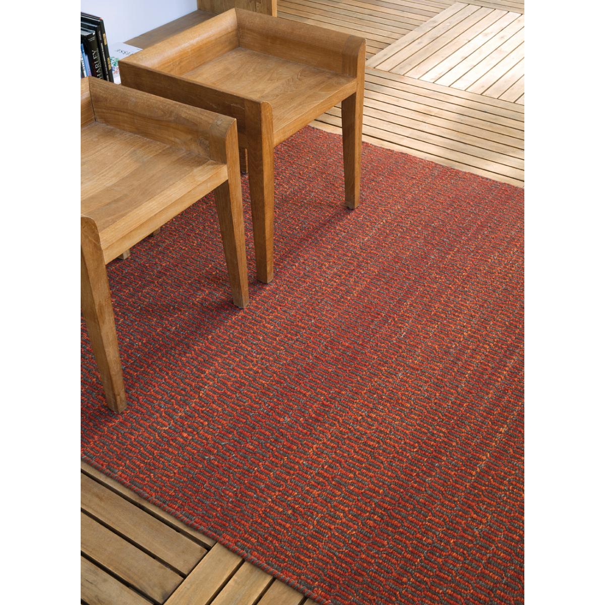 Tapis kilim fait main en laine motif faux uni rouge, UN AMOUR DE TAPIS