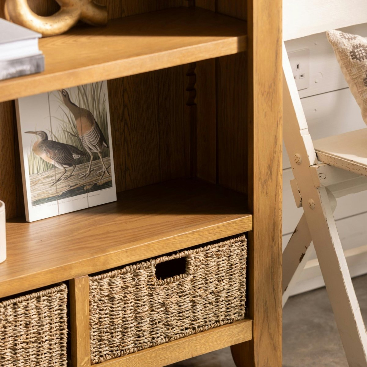 Bibliothèque chêne avec 2 paniers de rangement VALMONT bois naturel, PIER IMPORT
