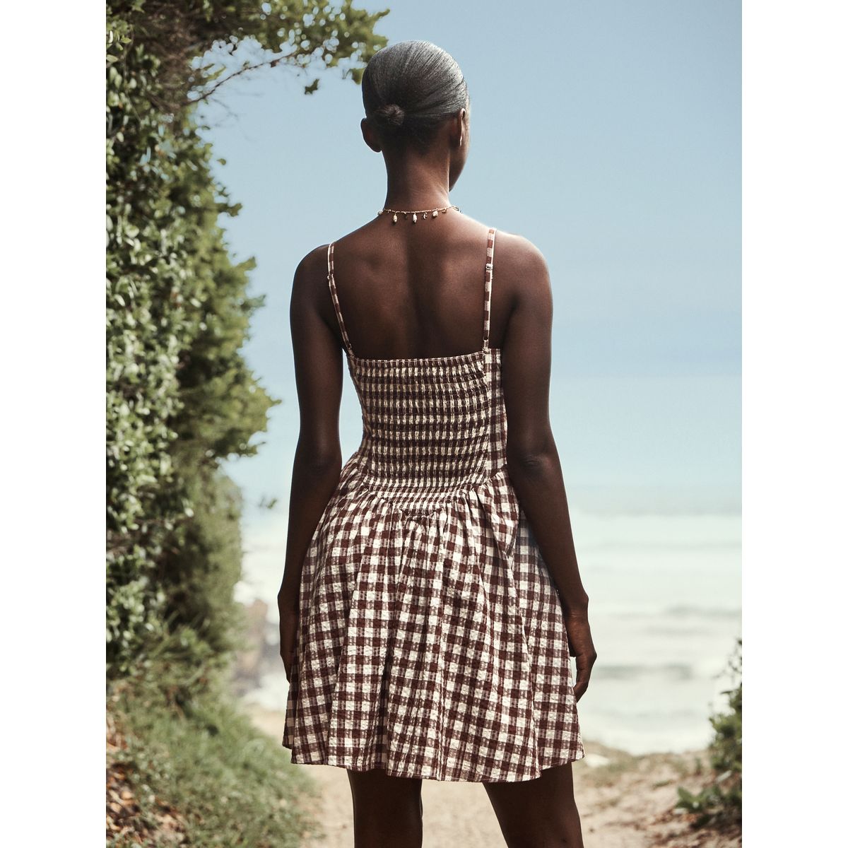 Combi-short à bretelles effet jupe-short brun chocolat / vichy crème, NEXT