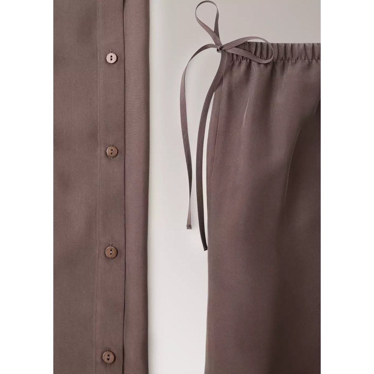 Chemise 100 % soie lavée marron, MANGO