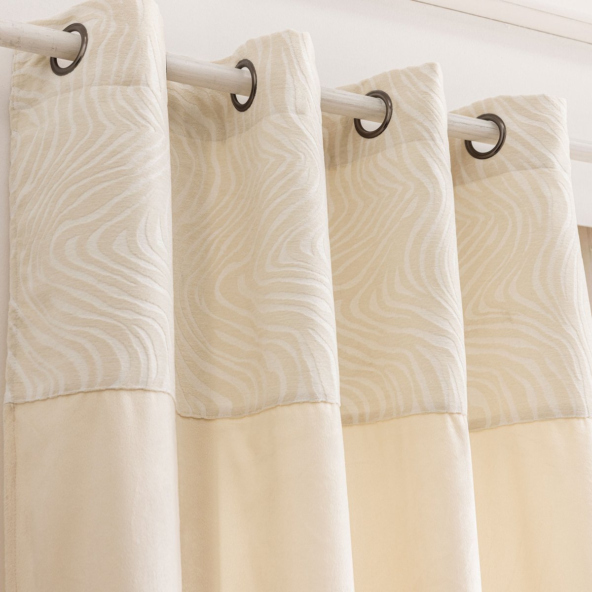 Rideau tamisant à œillets en velours avec bandeau jacquard zébré naturel, DOUCEUR D'INTÉRIEUR