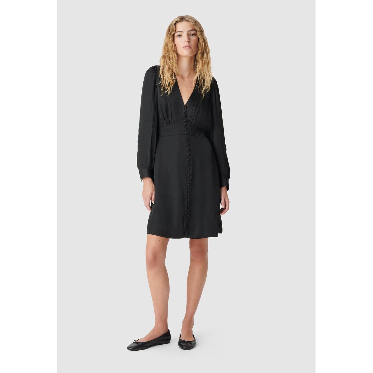 Robe courte satinée avec petits boutons noir, IKKS
