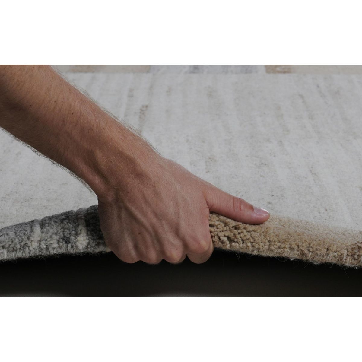 Tapis Royal Natural tufté main en laine natur red, THEKO