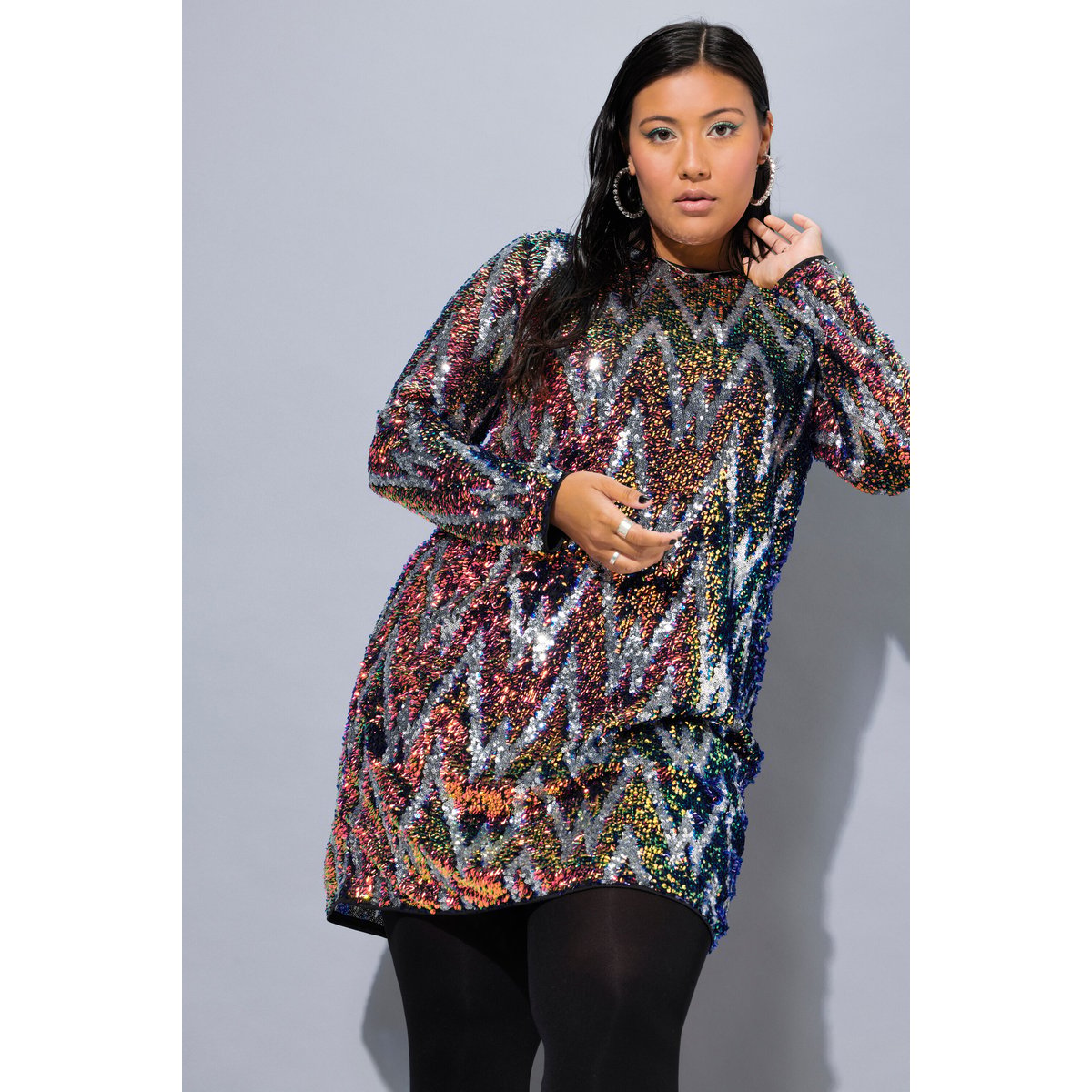 Robe à sequins. Manches longues et coupe indigo, STUDIO UNTOLD