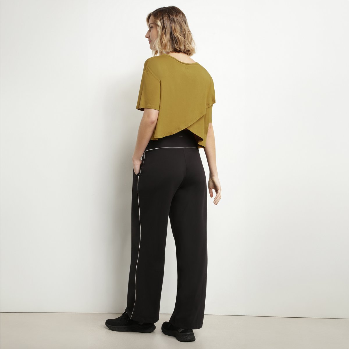 T-Shirt Court Col Rond Dim Move jaune, DIM