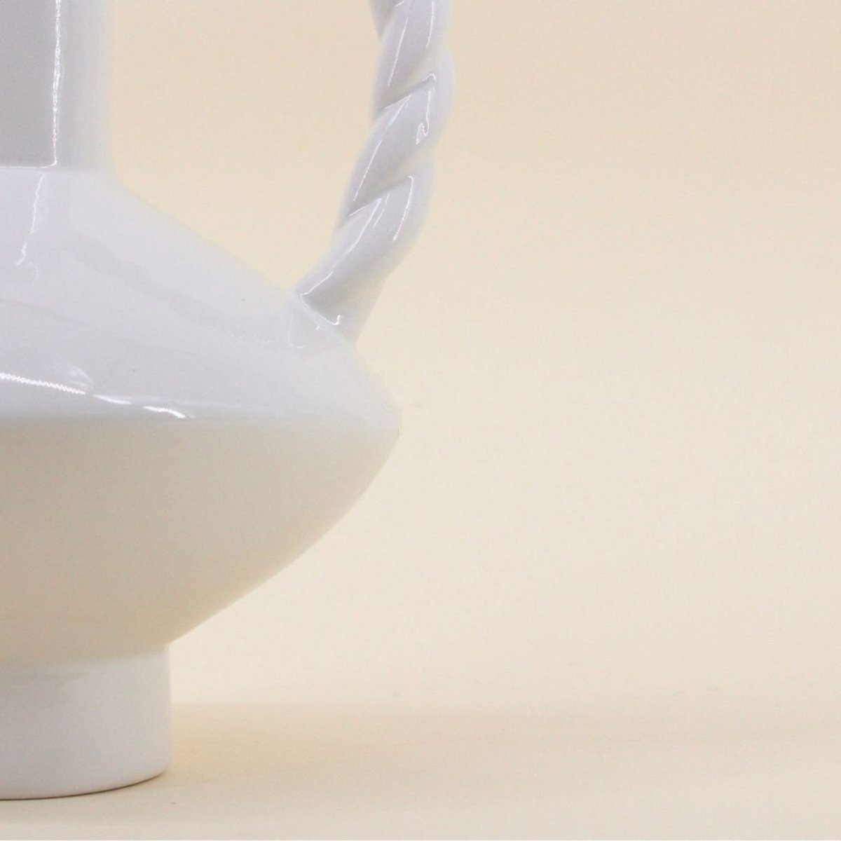Vase céramique anse torsadée, H24cm blanc, ORNAMI