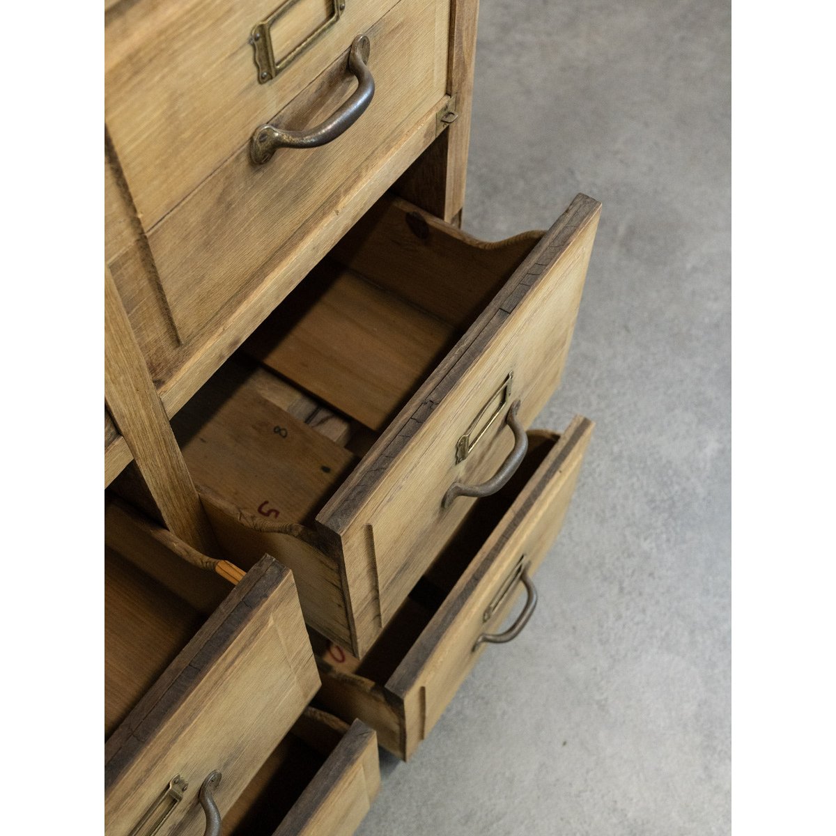 Grand meuble de métier à tiroirs Fernand N°384 - Bon état bois clair, DEBONGOUT