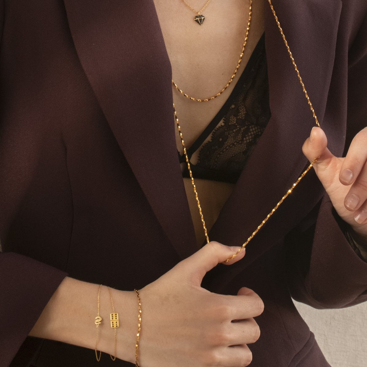 Bracelet doré jet domino - casino noir, CAROLINE NAJMAN