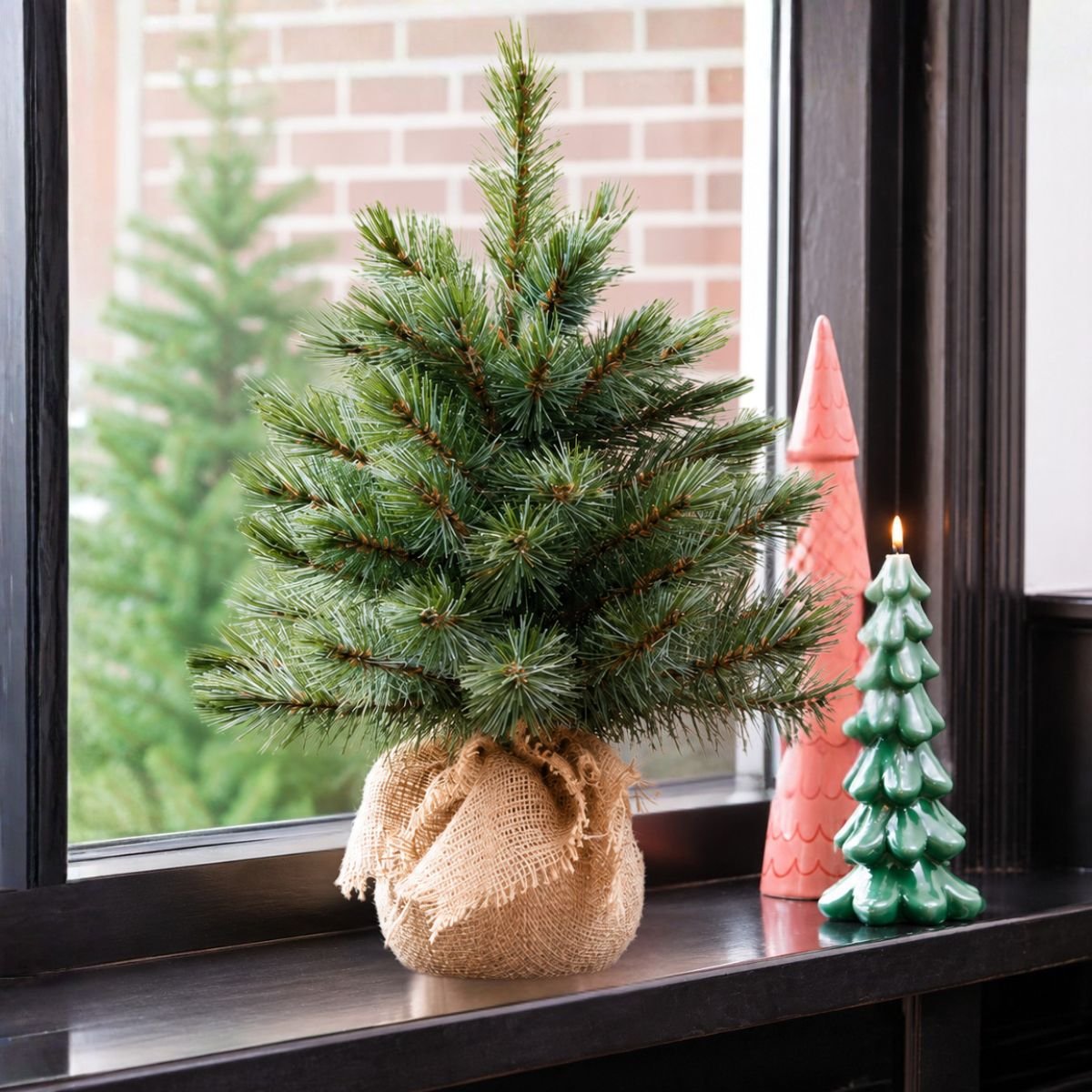 Sapin de Noël artificiel dans un sac en jute H60 cm FOREST FROSTED vert, TRIUMPH TREE