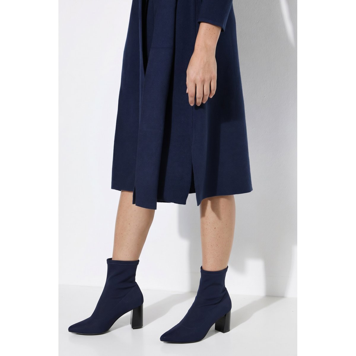 Robe maxi en maille, ruban fantaisie marine, ULLA POPKEN