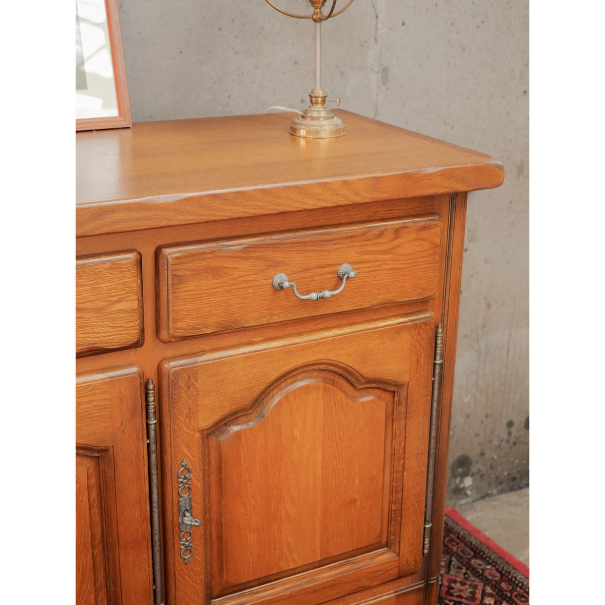Buffet en bois massif Gilbert N°1679 - Bon état bois clair, DEBONGOUT