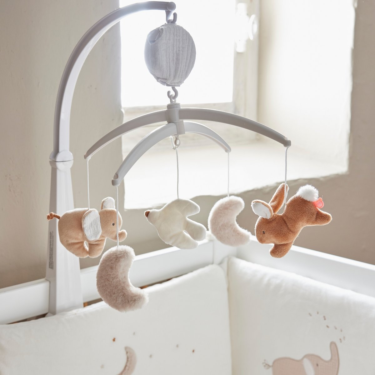 Mobile musical en plastique ecru, blanc, beige, NOUKIE'S