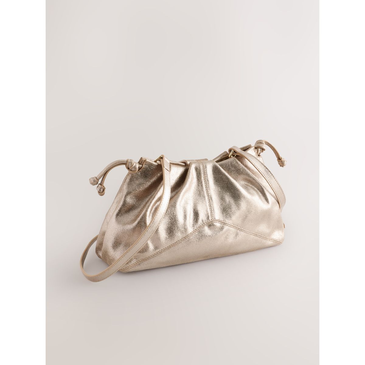 Pochette froncée en daim métallisées, NEXT