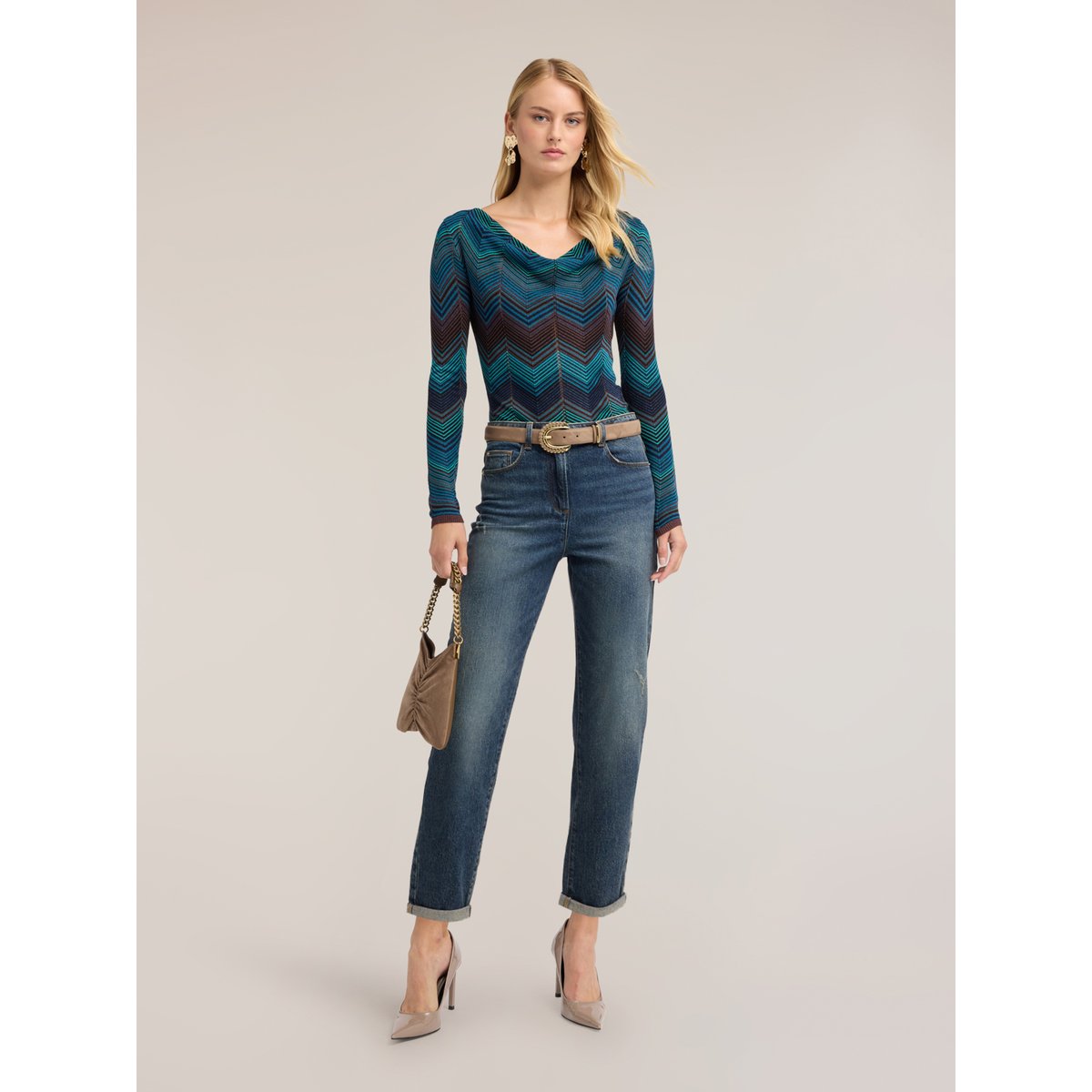 Jean boyfriend avec revers bleu, MOTIVI
