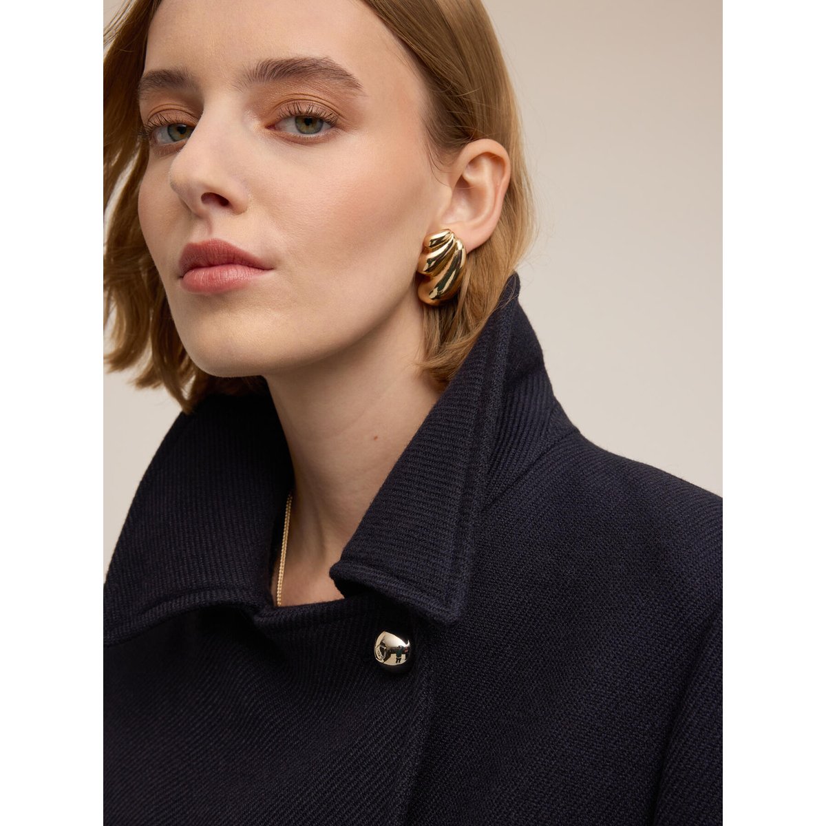 Manteau croisé en drap bleu, MOTIVI