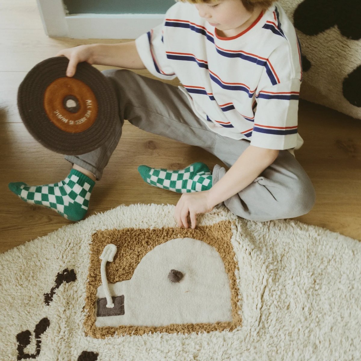 Tapis lavable Musique MUSIC STUDIO ocre, grain de café, naturel, gris foncé, LORENA CANALS