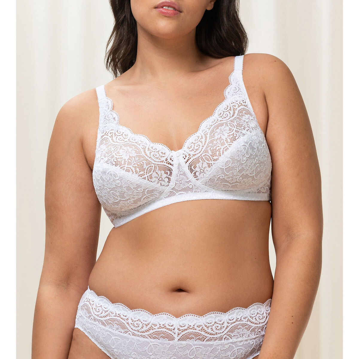 Amourette 300 Bra Without Underwiring white, TRIUMPH