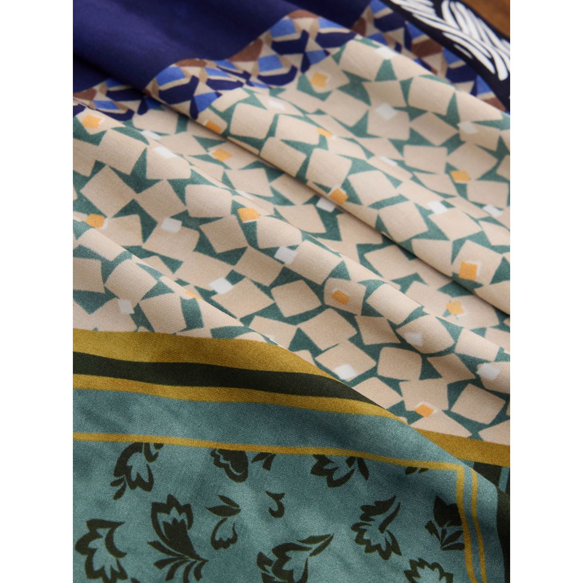 Haut dos nu en satin n. premium écharpe patchwork imprimée, NEXT