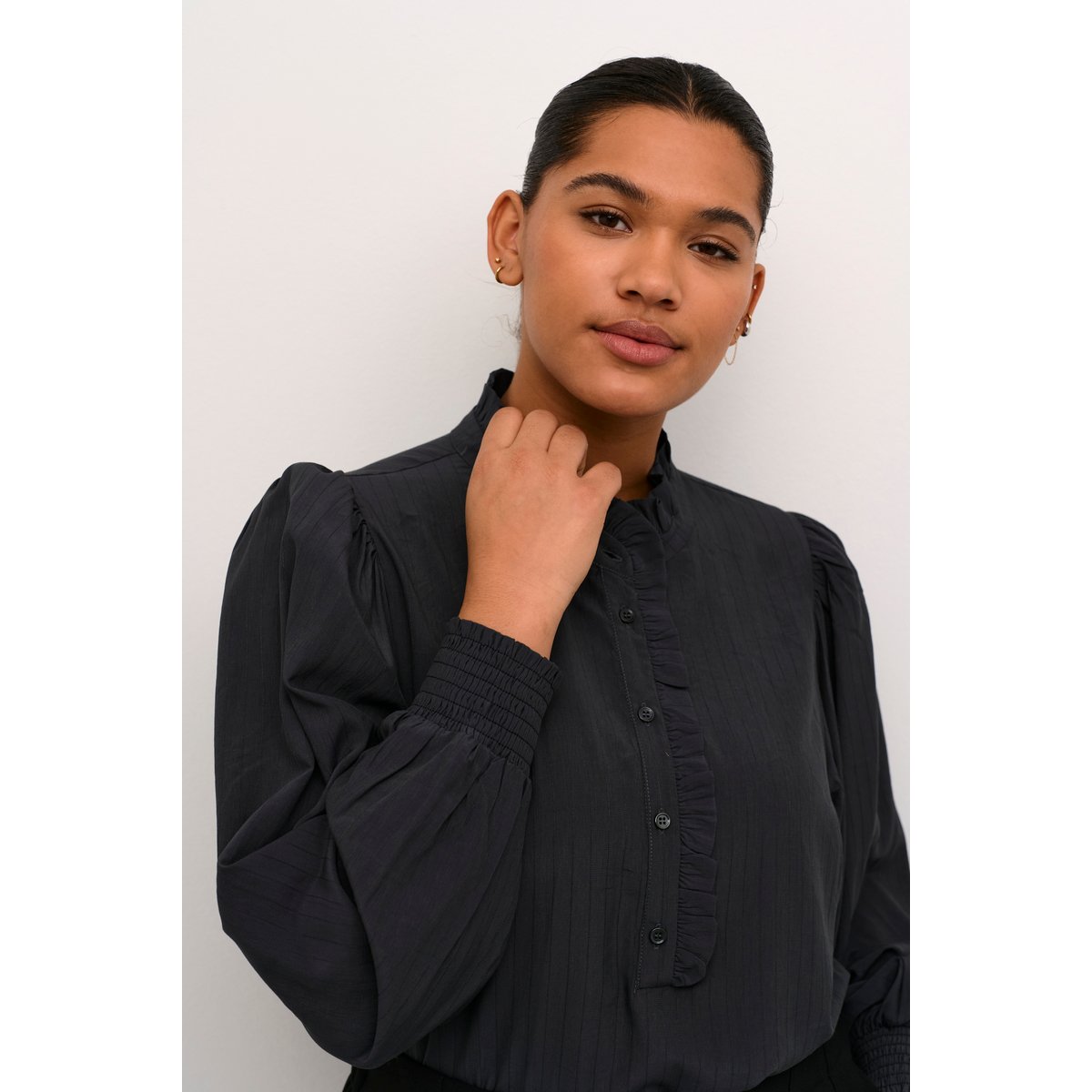 Blouse with long sleeve noir black oyster, KAFFE CURVE