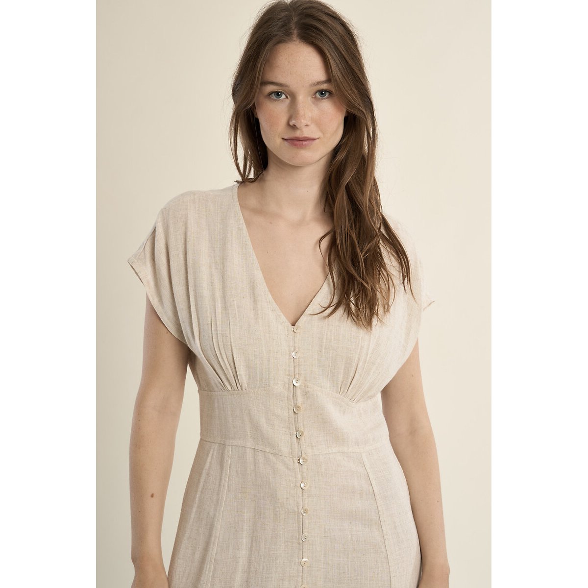 Abito lungo scollo a V e maniche corte beige, MOLLY BRACKEN