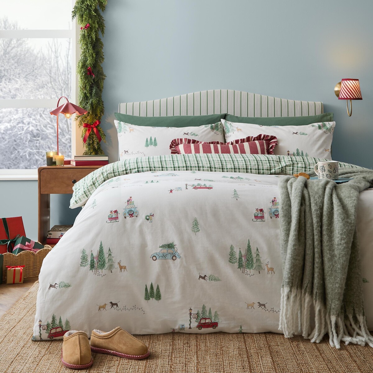 Christmas Tree Lane 100% Cotton Duvet Cover and Pillowcase Set multi-coloured, WYLDER